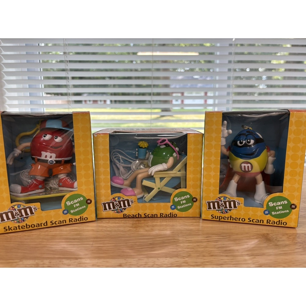 m&m's collectibles Lot Of 3 FM Scan Radio With Ear Buds. NEW SEALED